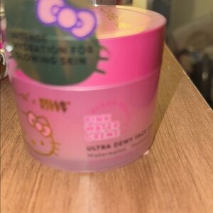 Hello Kitty Pink Moisturizing Cream